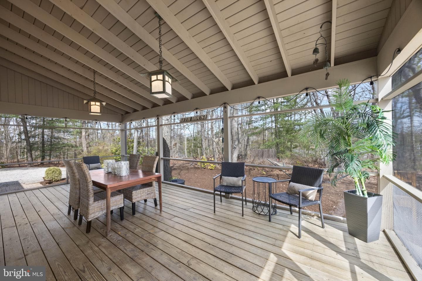 6581 Elizabeths Lane photo 20