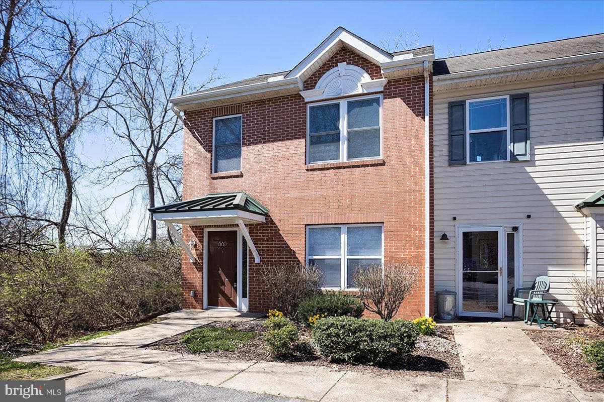 300 Hilltop Lane photo 19