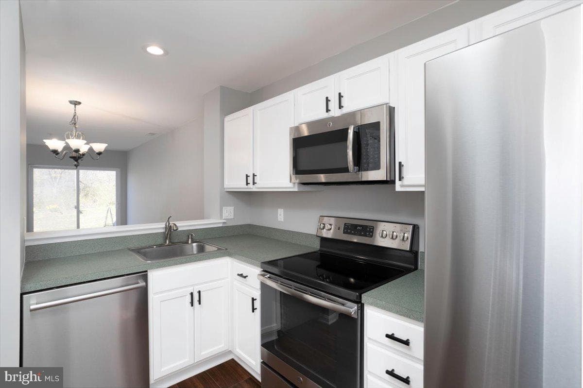 300 Hilltop Lane photo 3