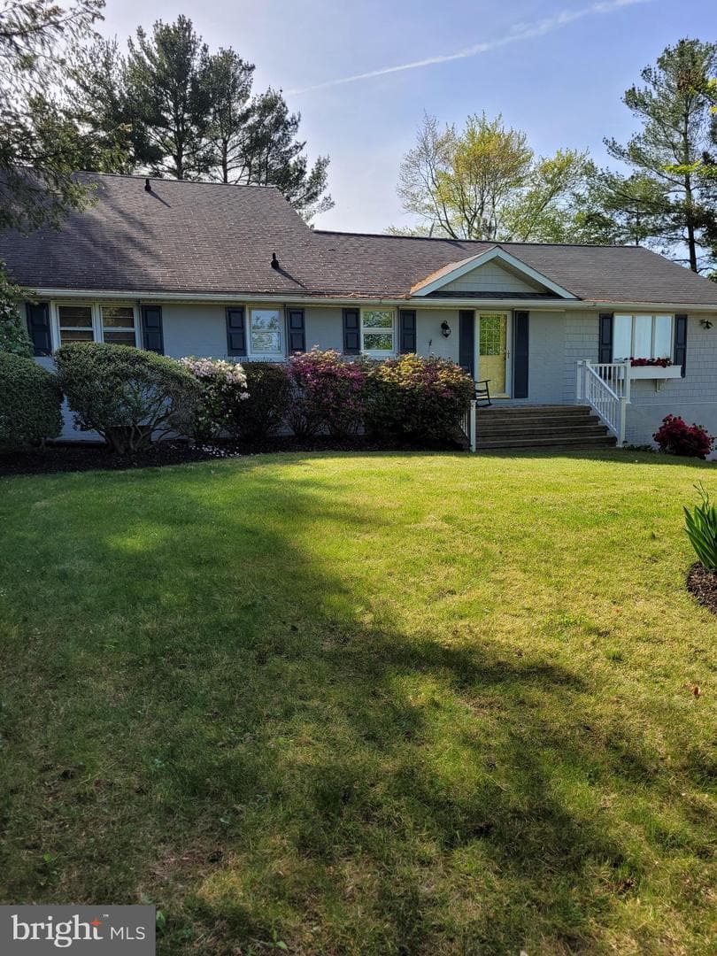 14180 Kentmore Park Road photo 2