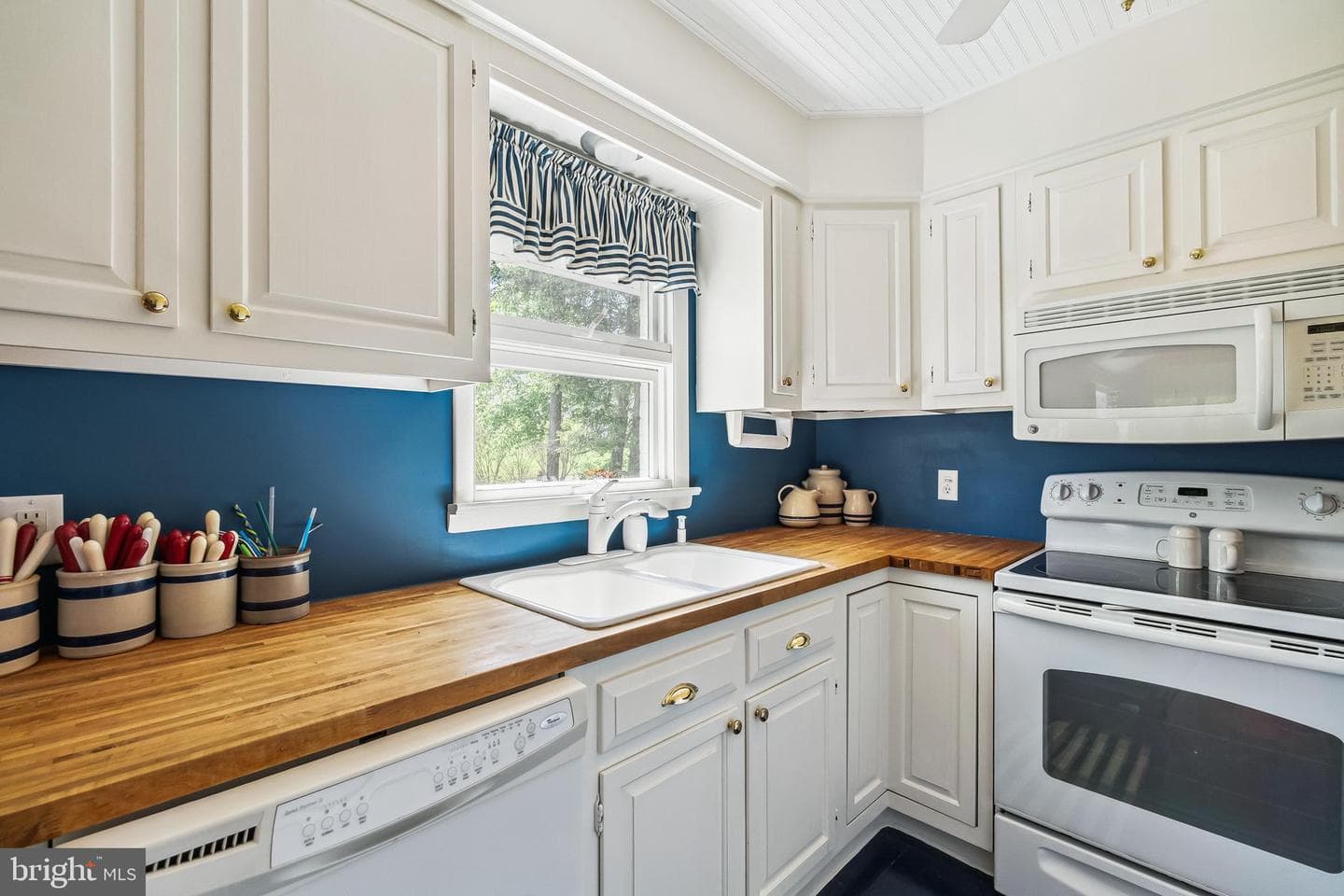 14180 Kentmore Park Road photo 6