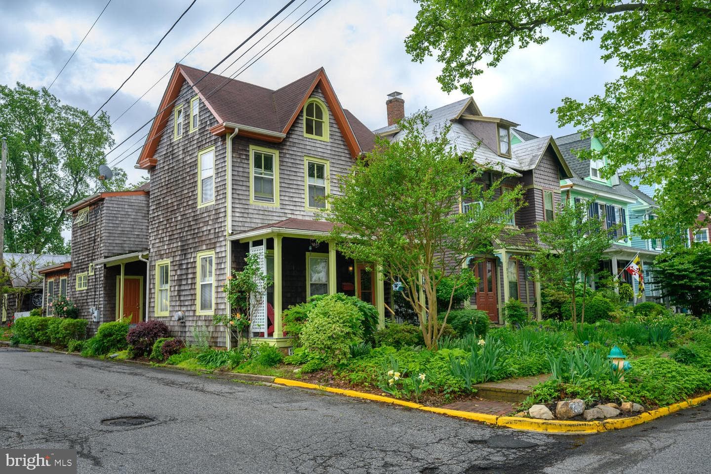 213 N Queen Street photo 3