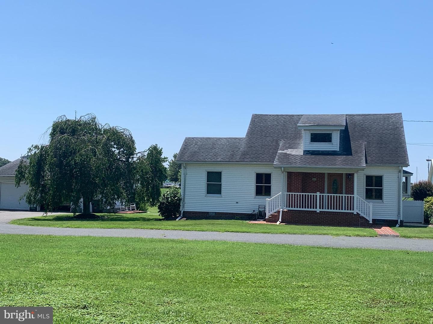 21055 Bayside Avenue photo 2