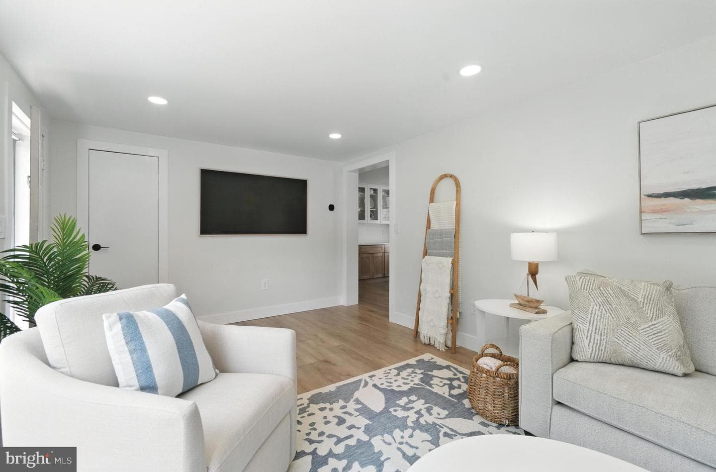 21311 Lee Street photo 4