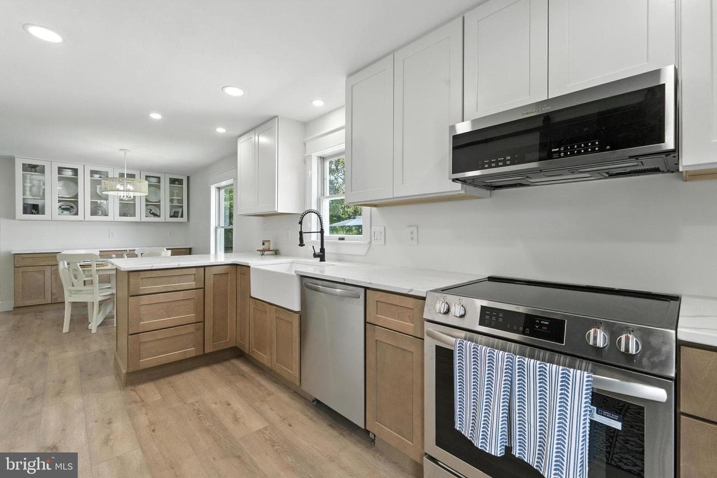 21311 Lee Street photo 8