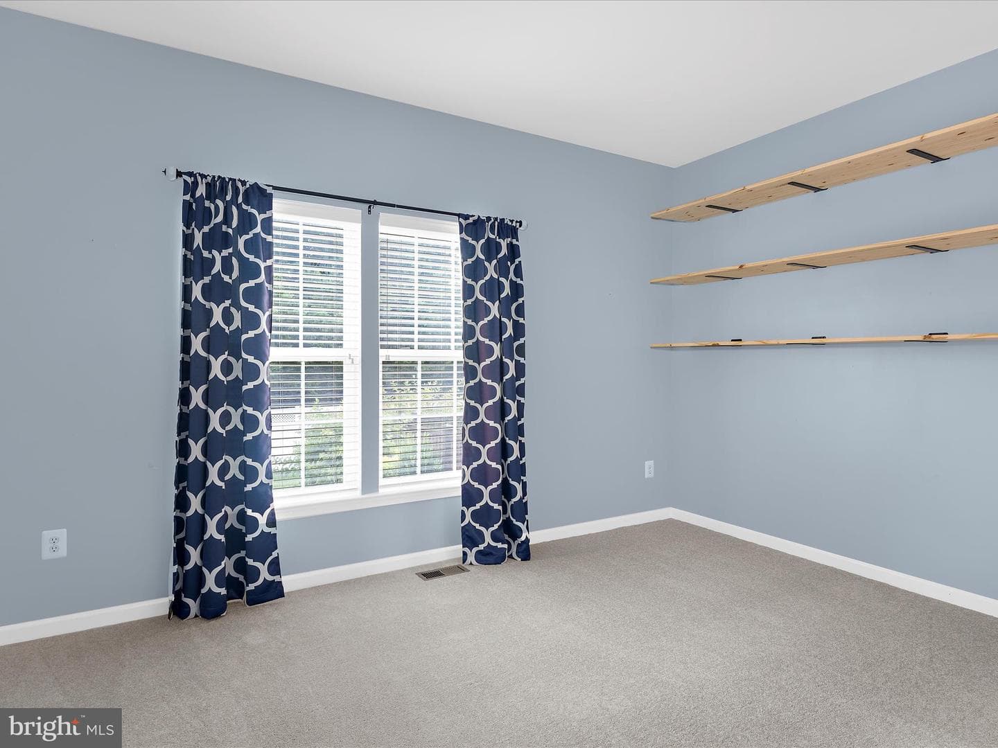 103 Adela Way photo 33
