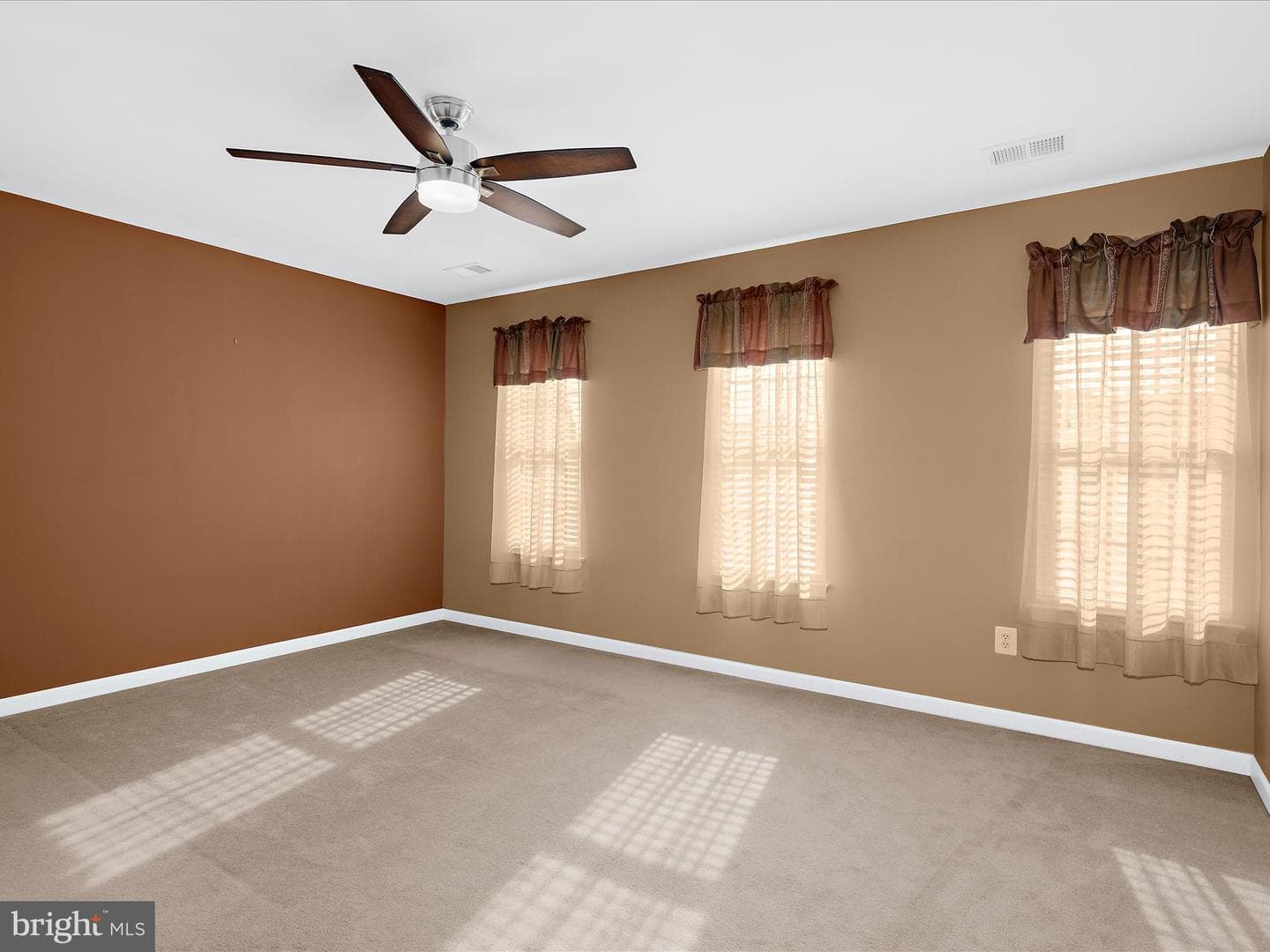 100 Adela Way photo 31