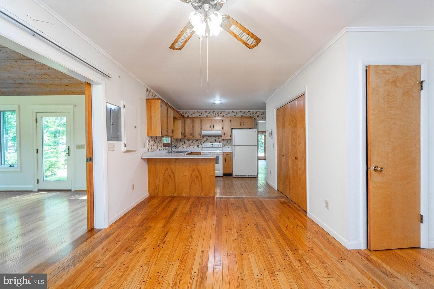 10751 Millbrook Drive photo 14