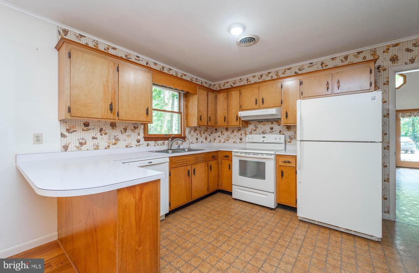 10751 Millbrook Drive photo 15