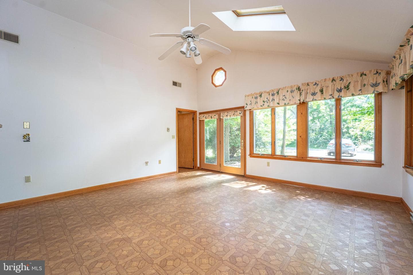 10751 Millbrook Drive photo 23