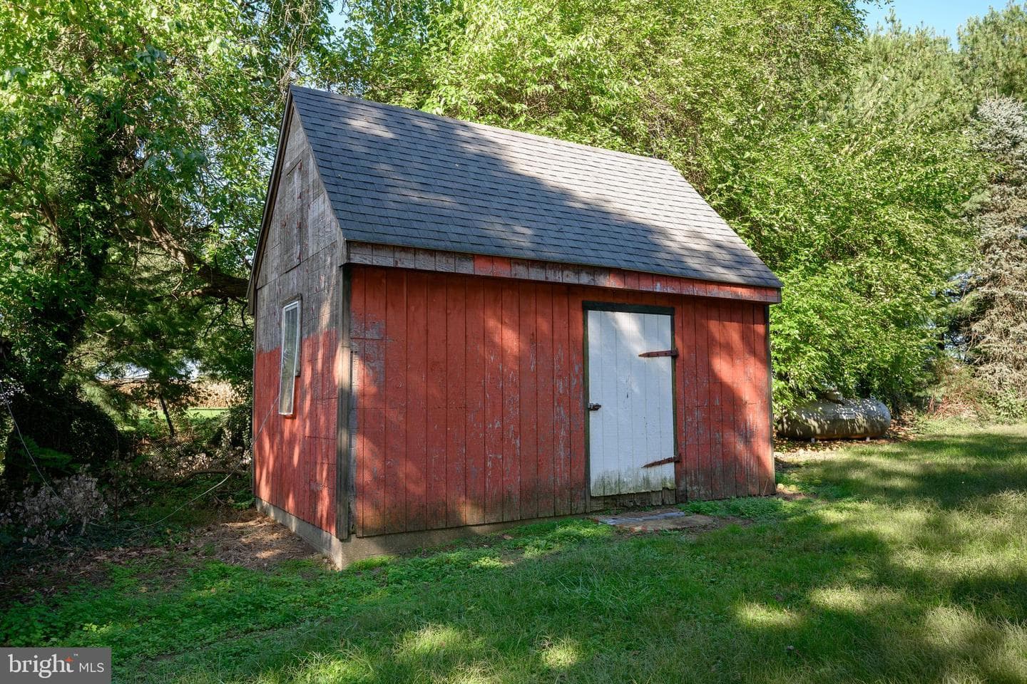 27741 Lambs Meadow Road photo 32