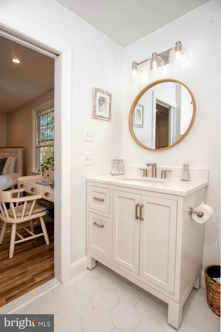 5697 Walnut Street photo 16