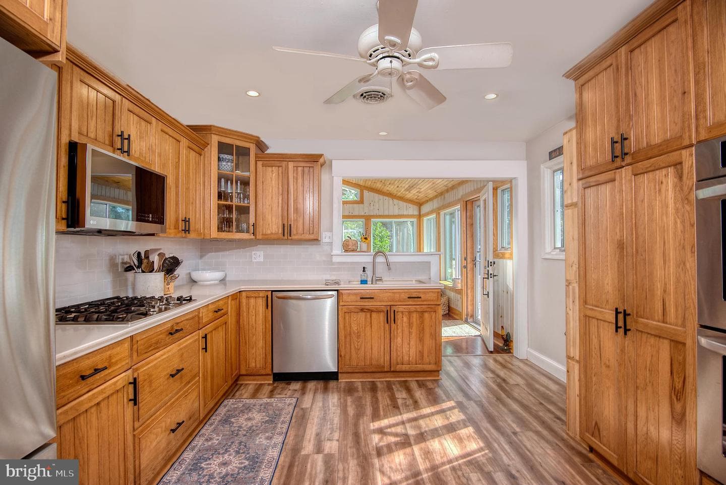 5697 Walnut Street photo 19