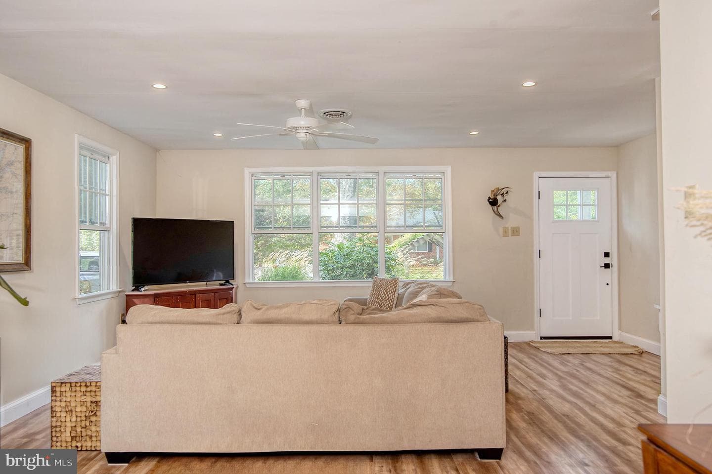 5697 Walnut Street photo 22