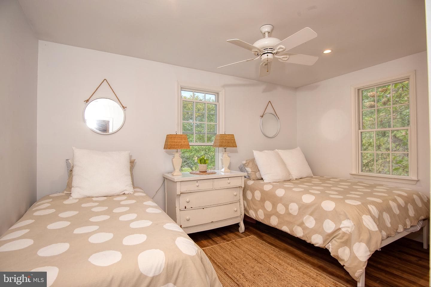 5697 Walnut Street photo 25