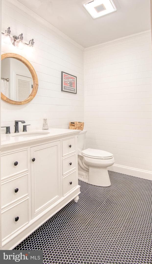 5697 Walnut Street photo 27