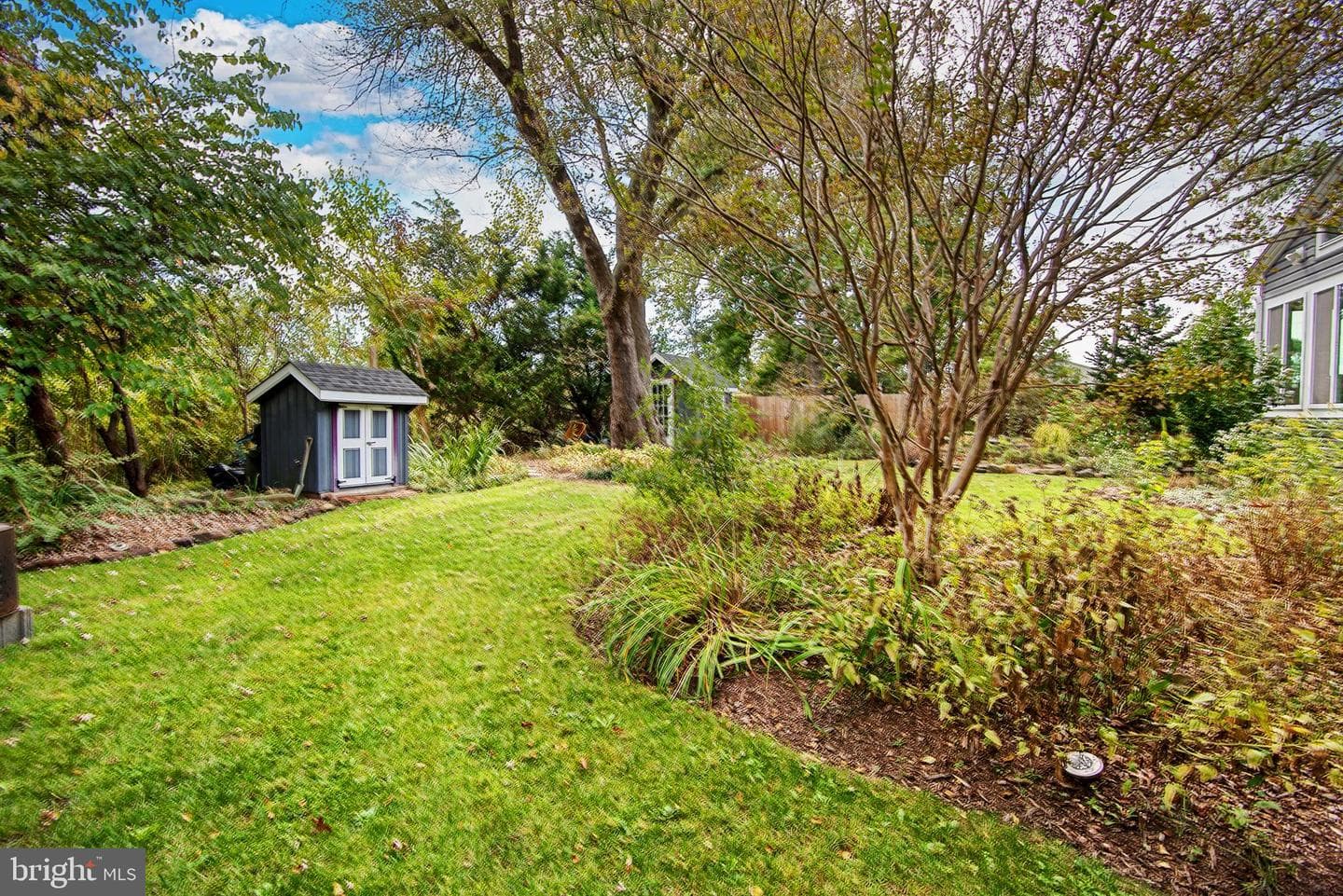5697 Walnut Street photo 31