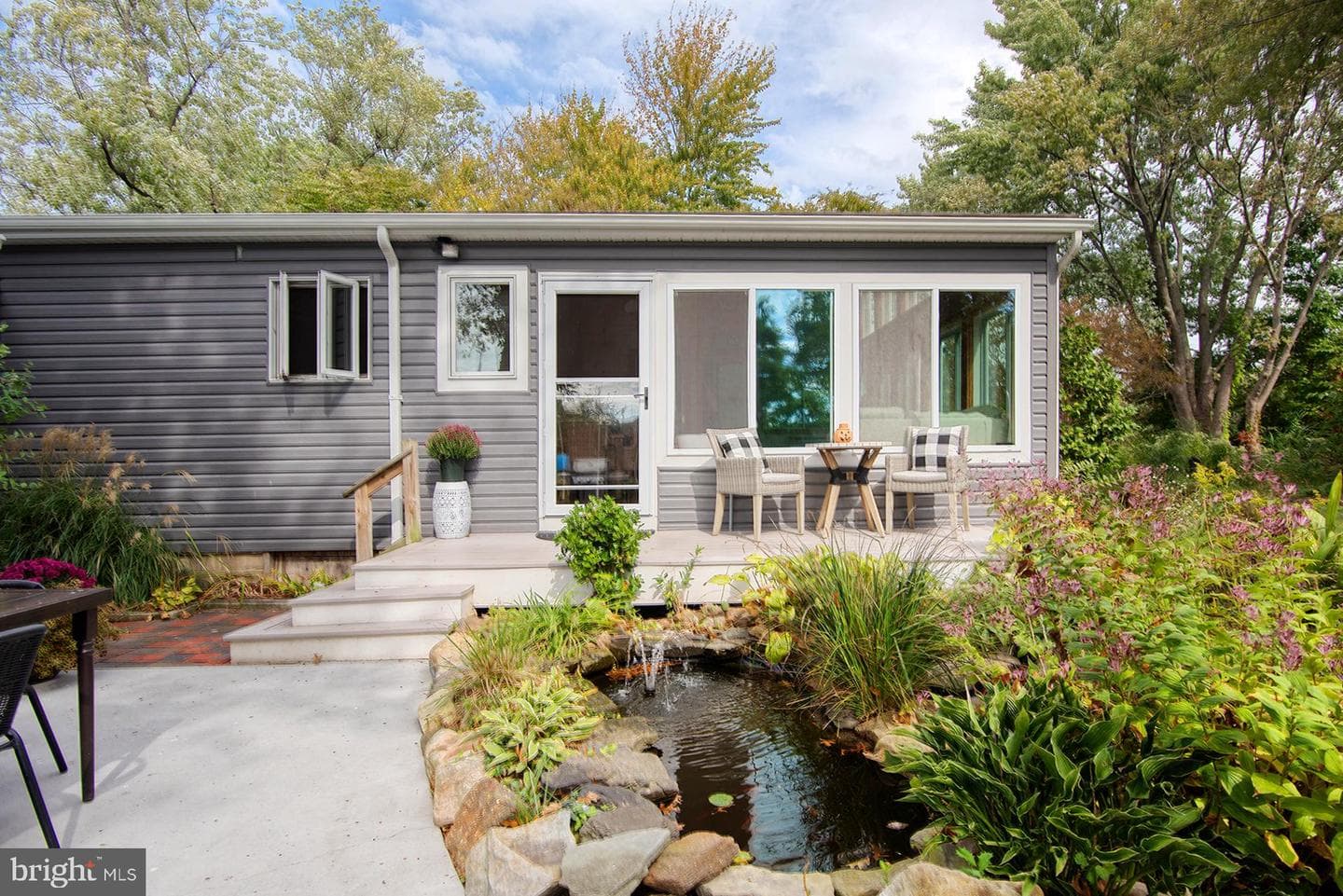 5697 Walnut Street photo 35