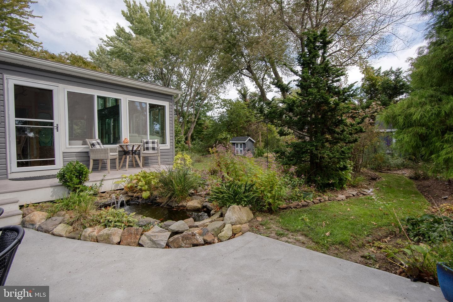 5697 Walnut Street photo 36