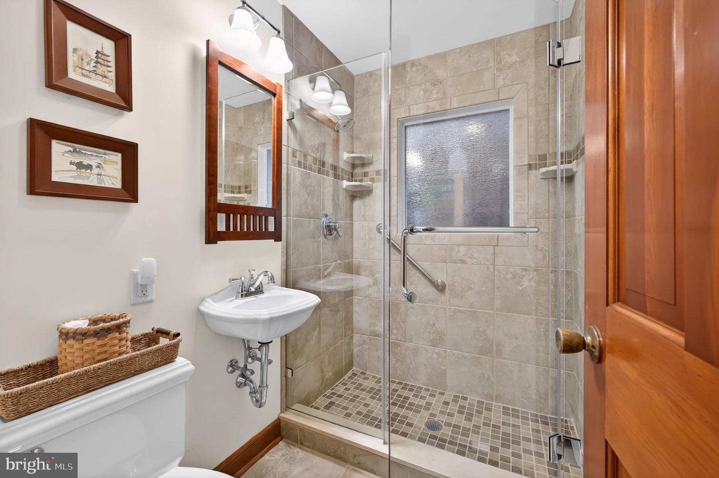 201 Greenwood Avenue photo 29