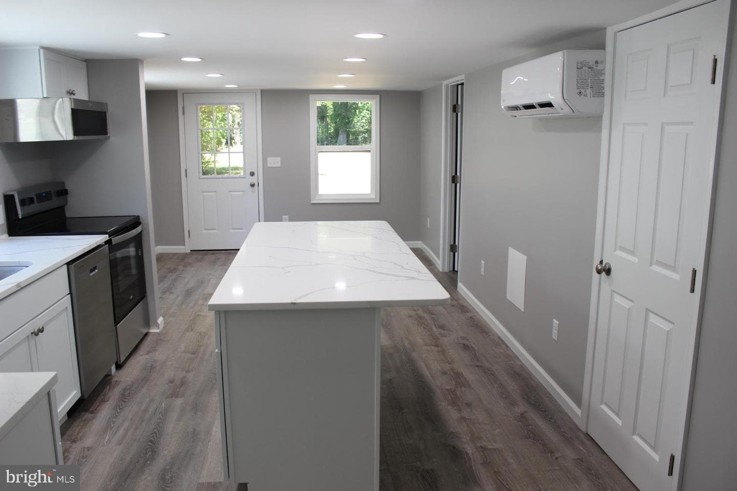 21232 Rock Hall Avenue photo 4