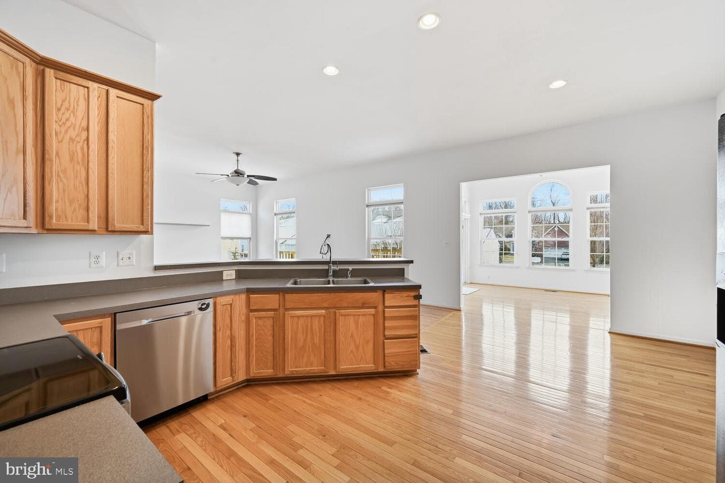 206 Camelot Drive photo 27