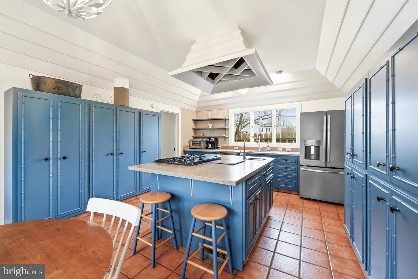 106 Queen Street S photo 43