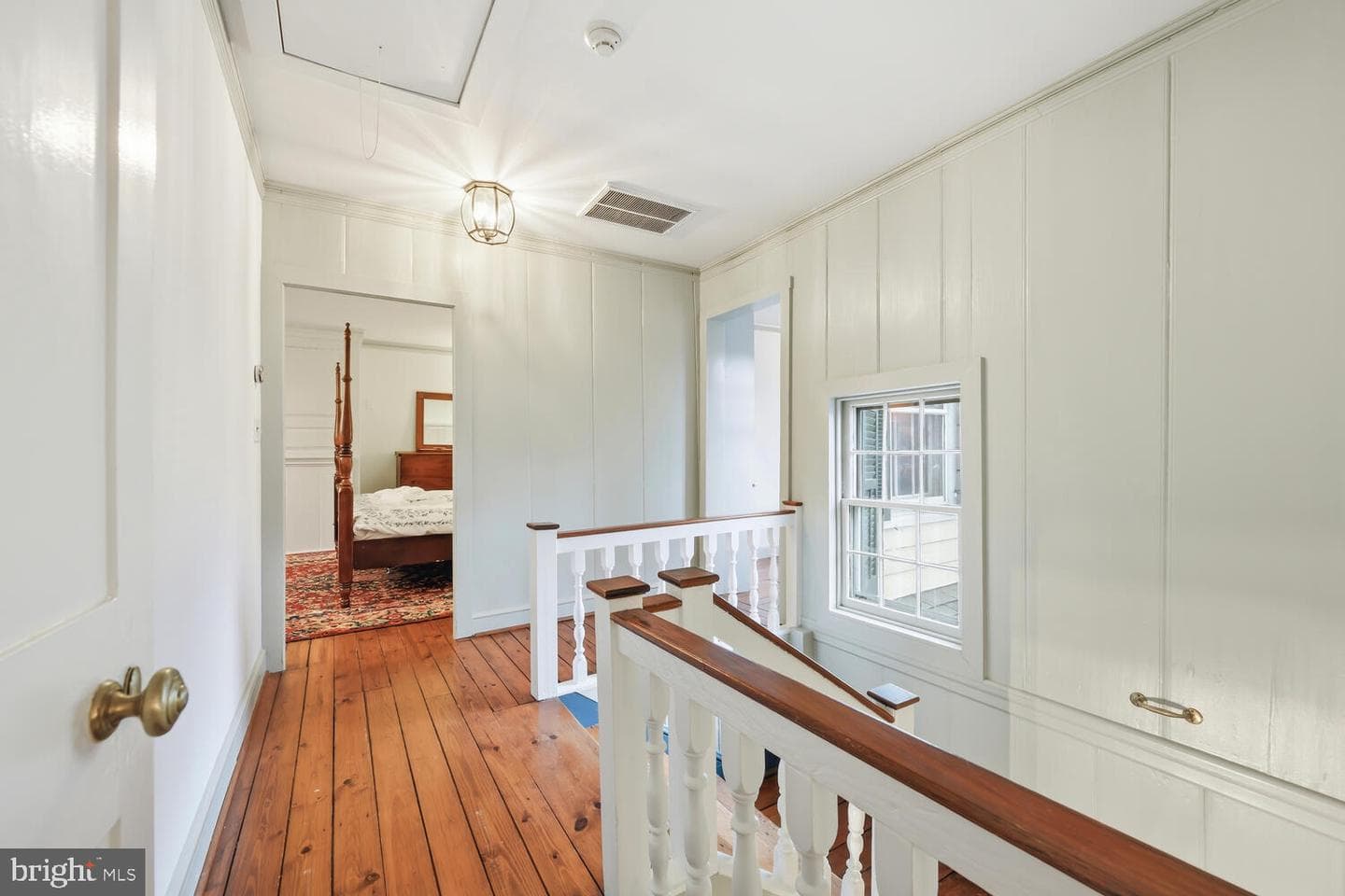 106 Queen Street S photo 48