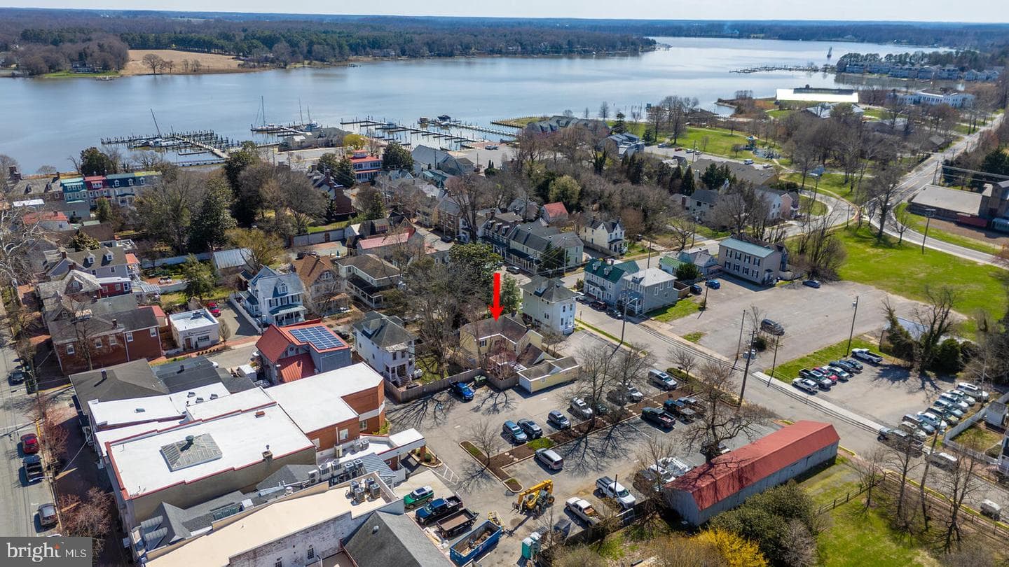 106 Queen Street S photo 68