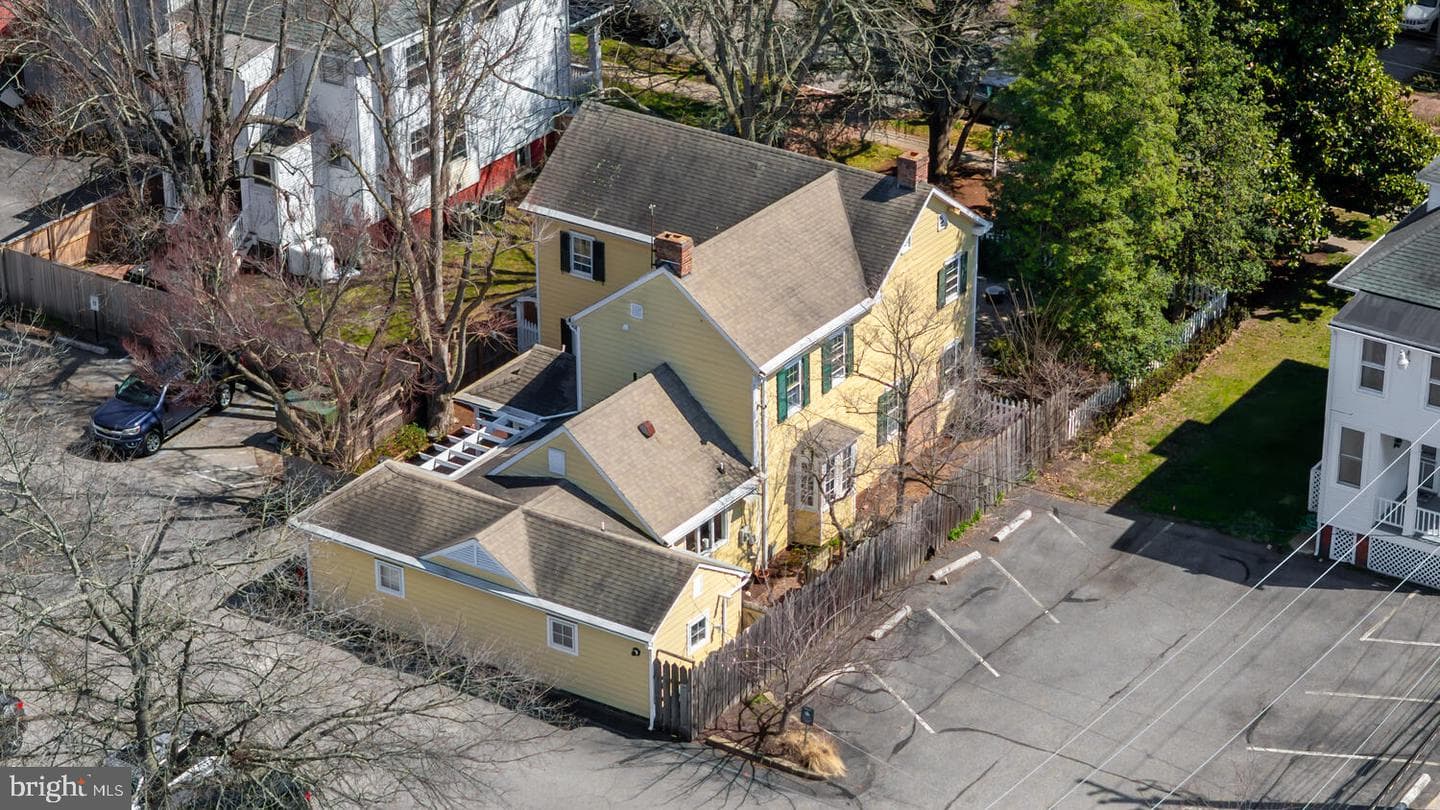 106 Queen Street S photo 70