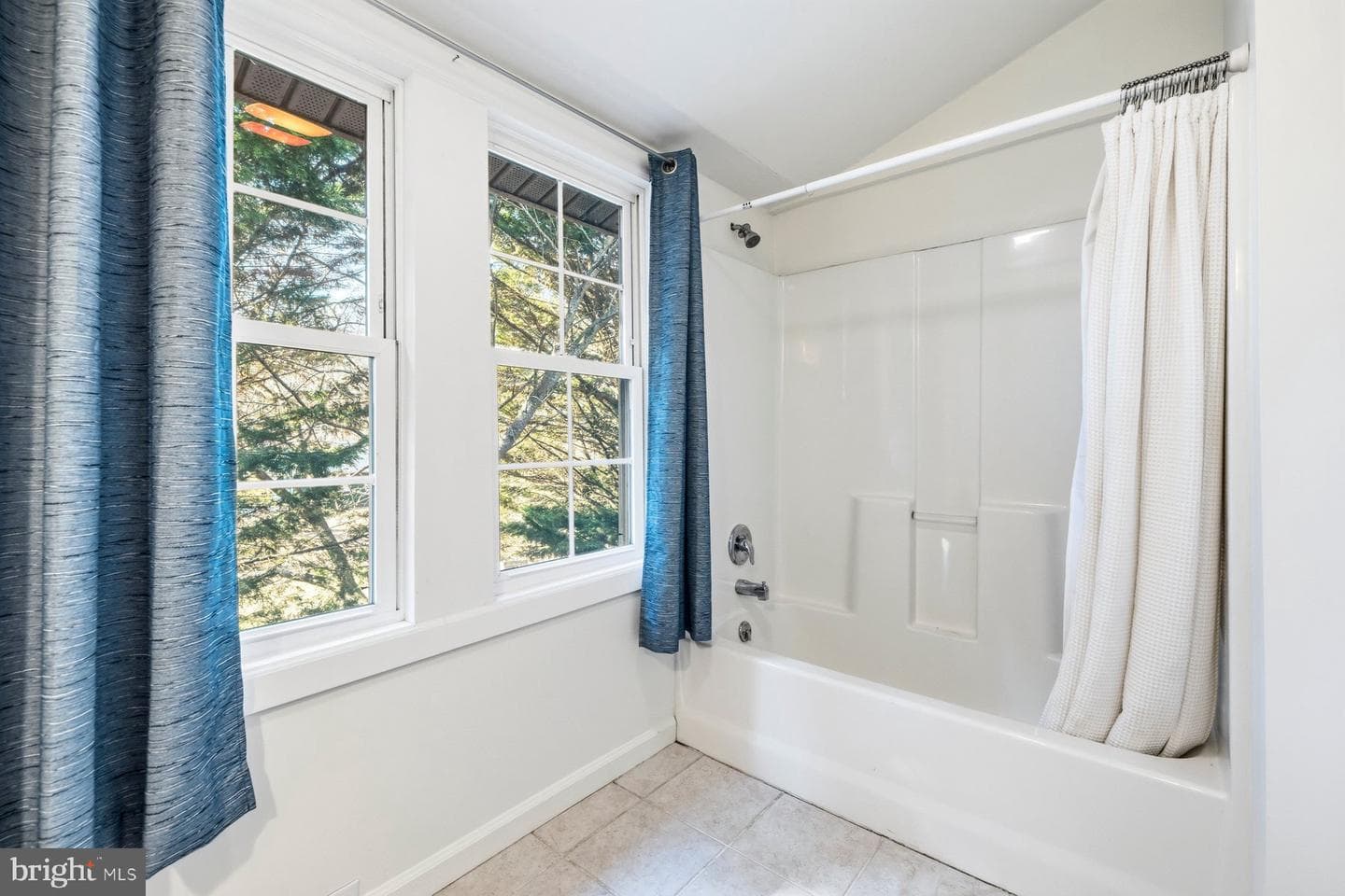 5188 Skinners Neck Road photo 17