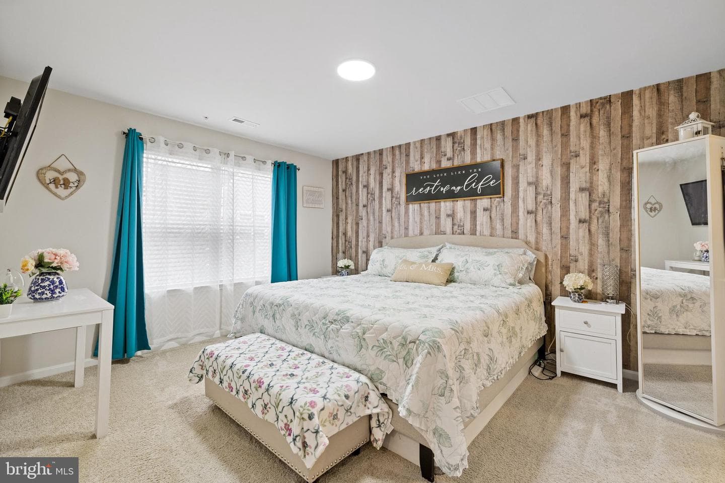104 Flying Cloud Drive photo 14