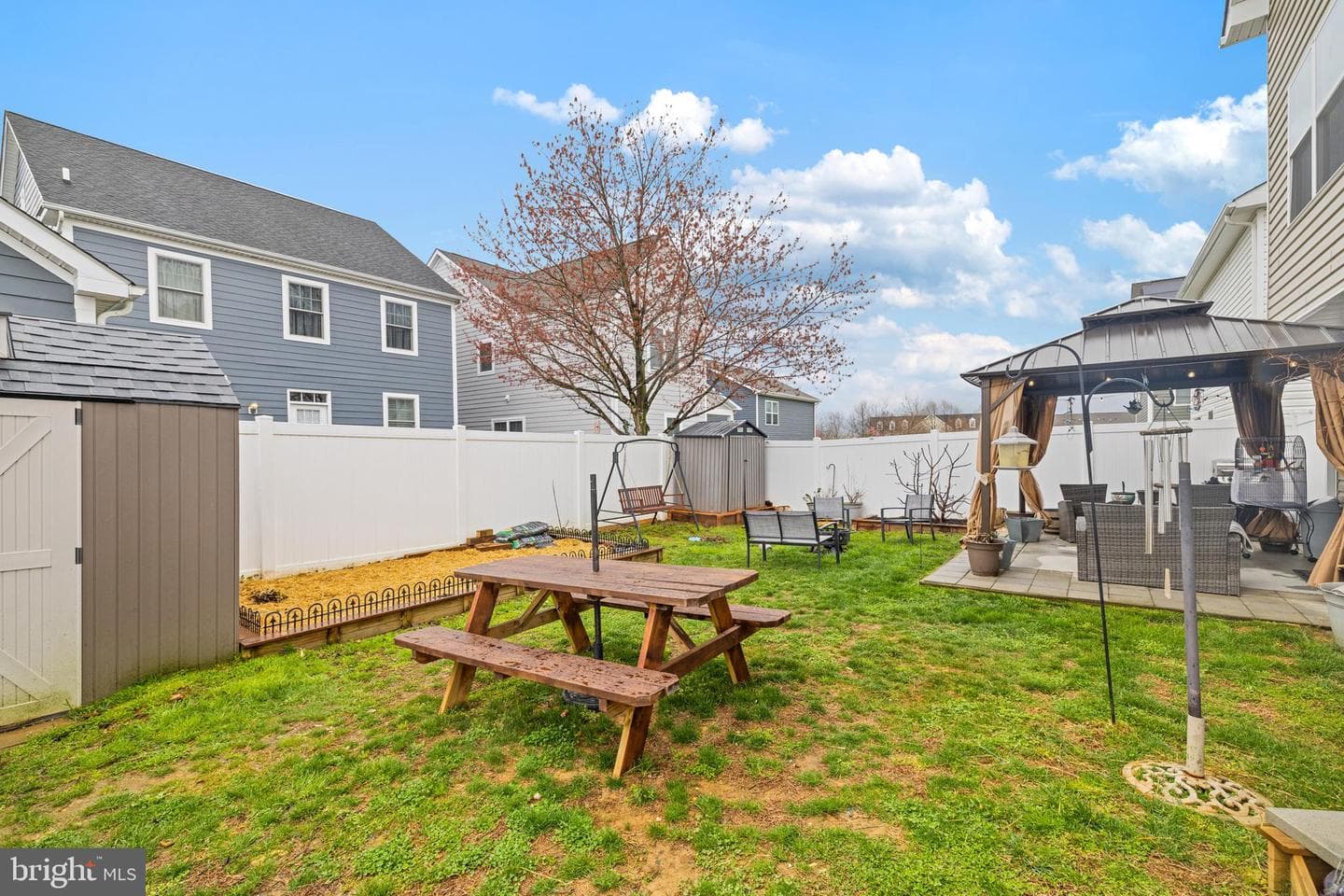 104 Flying Cloud Drive photo 26
