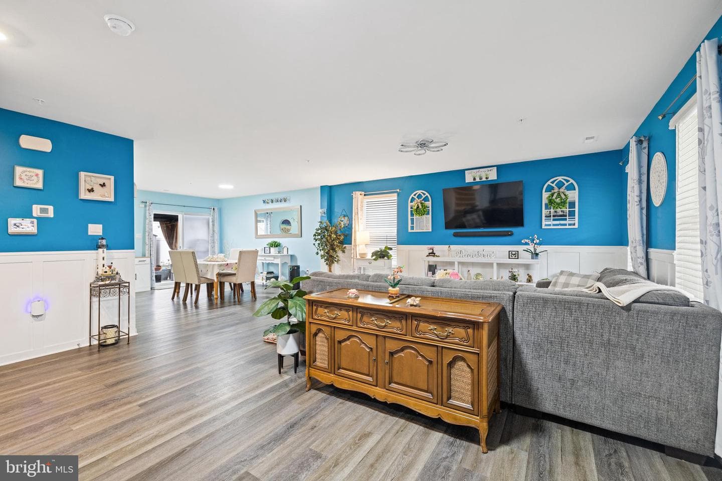 104 Flying Cloud Drive photo 4