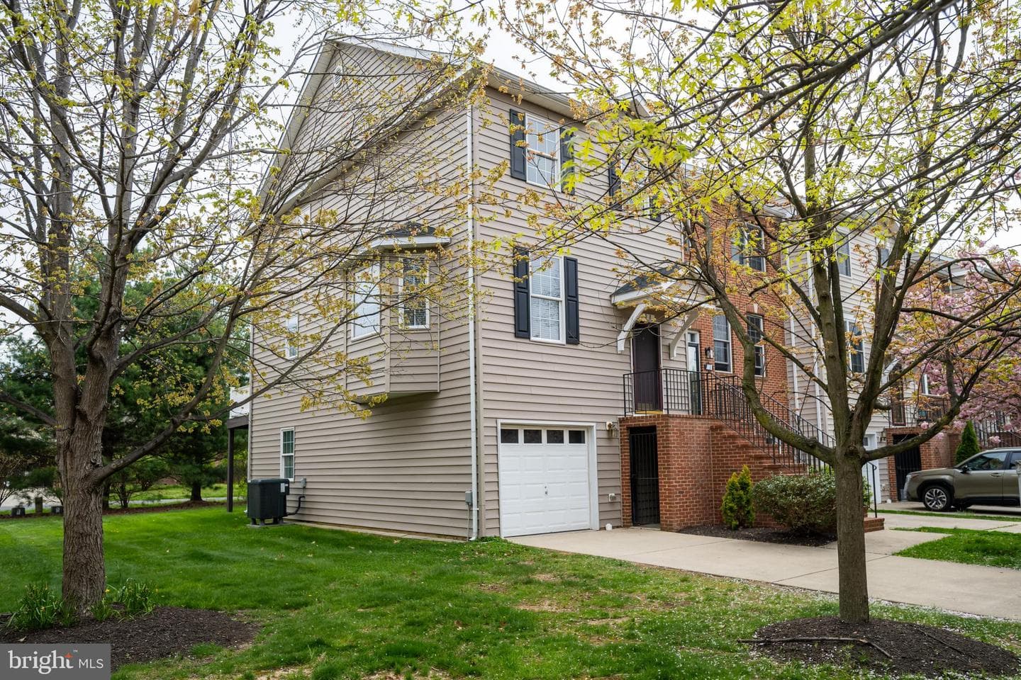 108 Oak Leaf Drive photo 2