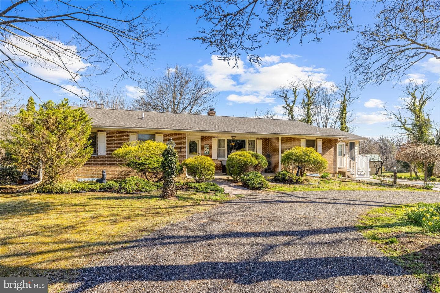 591 Mill Lane photo 4