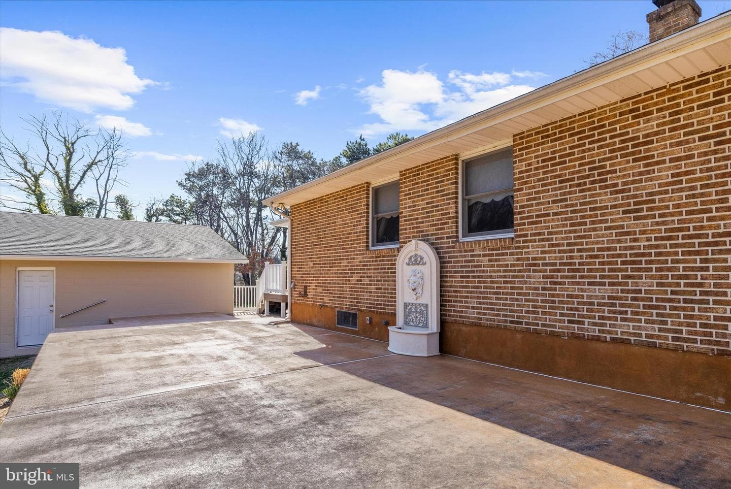 591 Mill Lane photo 47