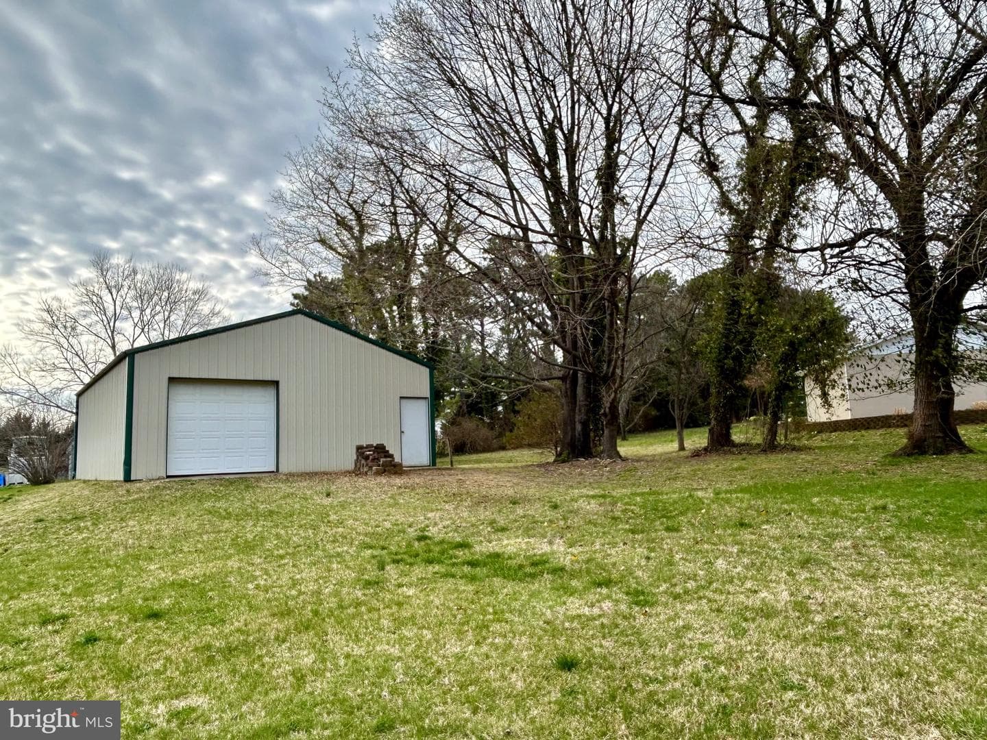 591 Mill Lane photo 56