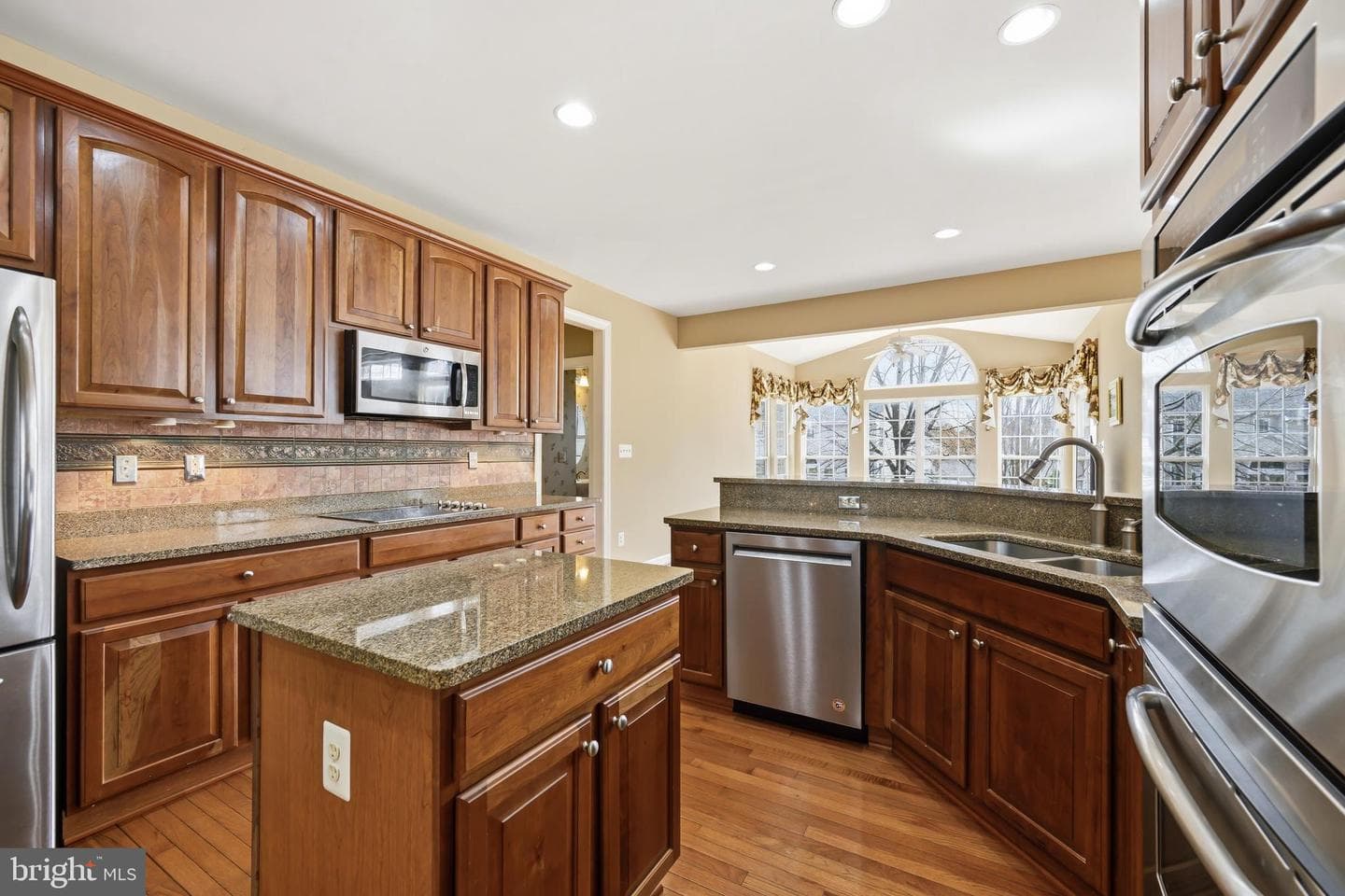 103 Sutton Way photo 26