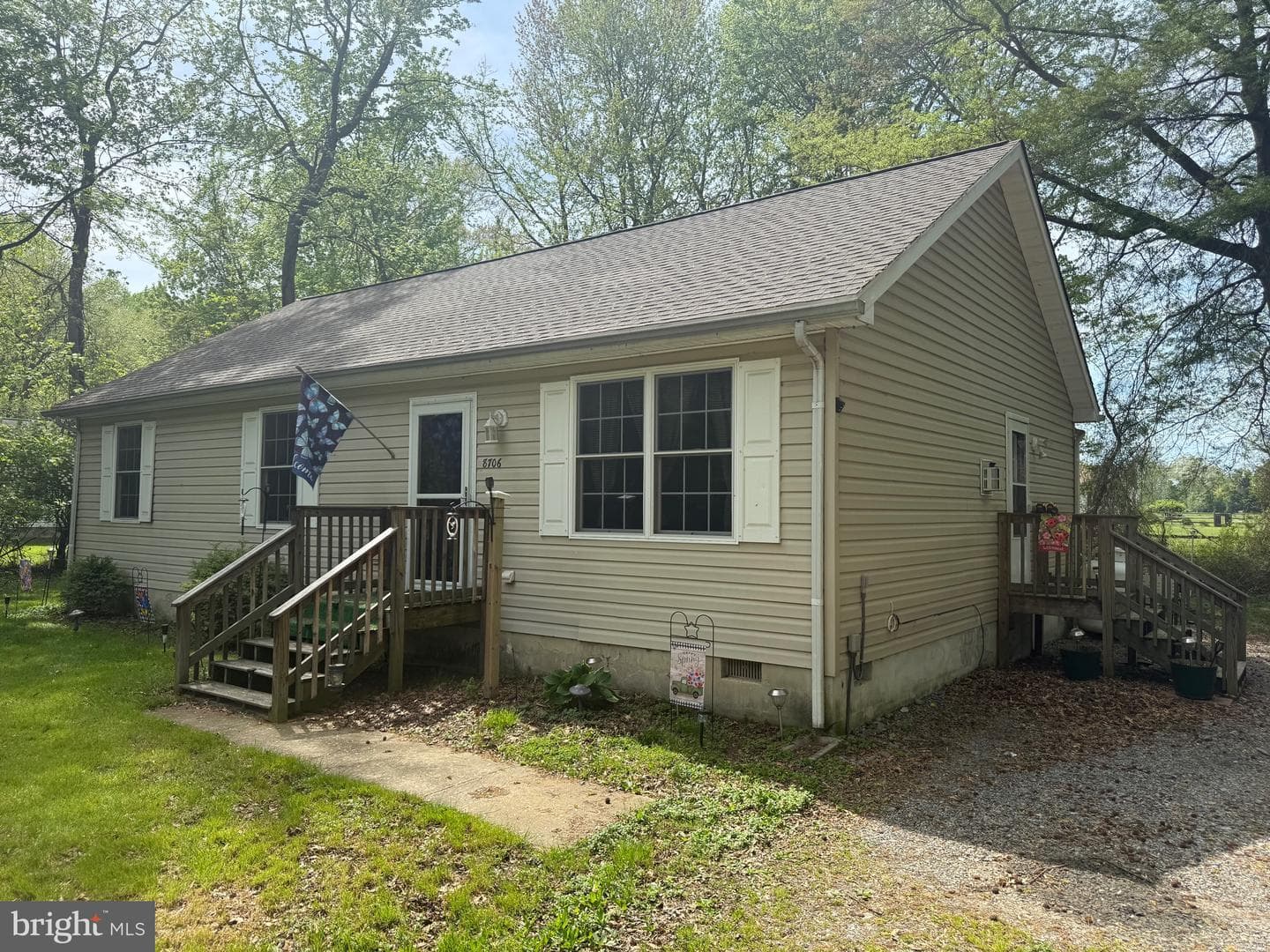 8706 Elm Road photo 7