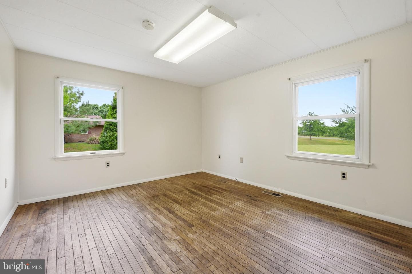956 Washington Avenue photo 18