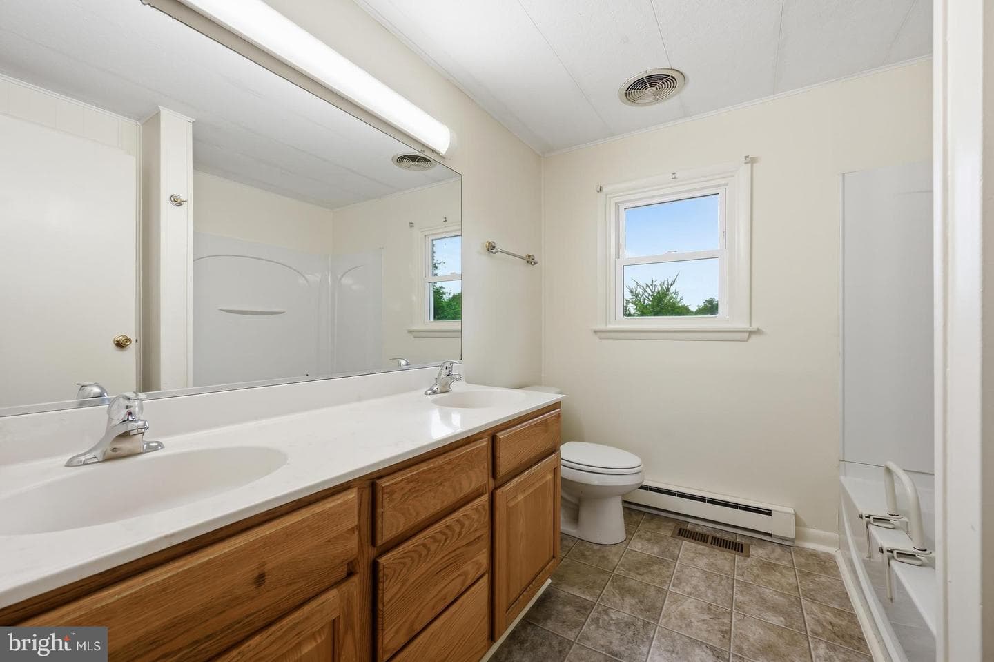 956 Washington Avenue photo 24