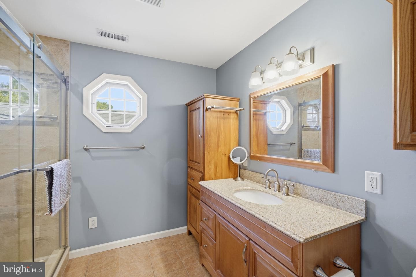 20694 Mercer Avenue photo 28