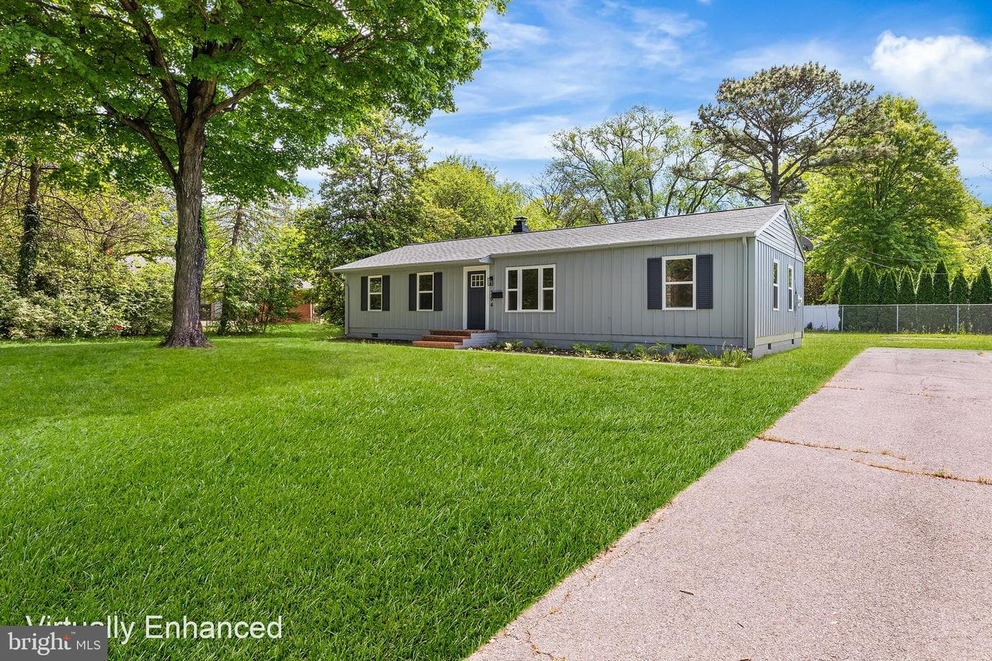 304 Hadaway Dr photo 3