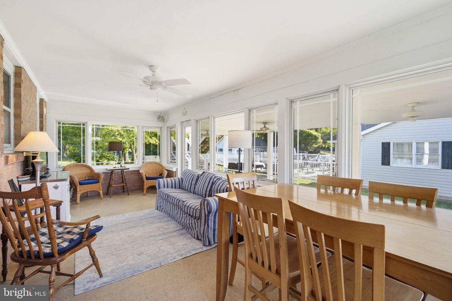 20916 Bayside Avenue photo 5