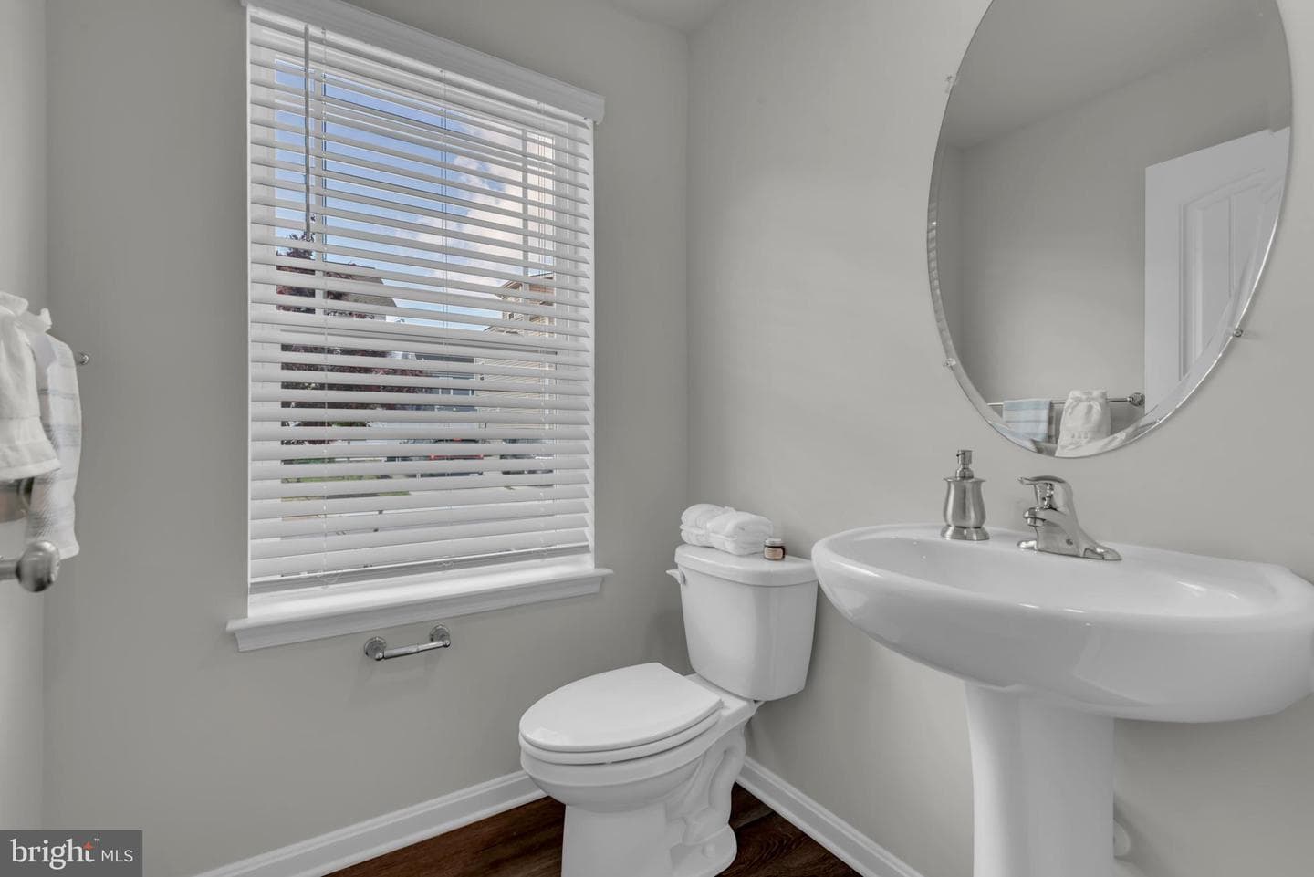 107 Flying Cloud Drive photo 17