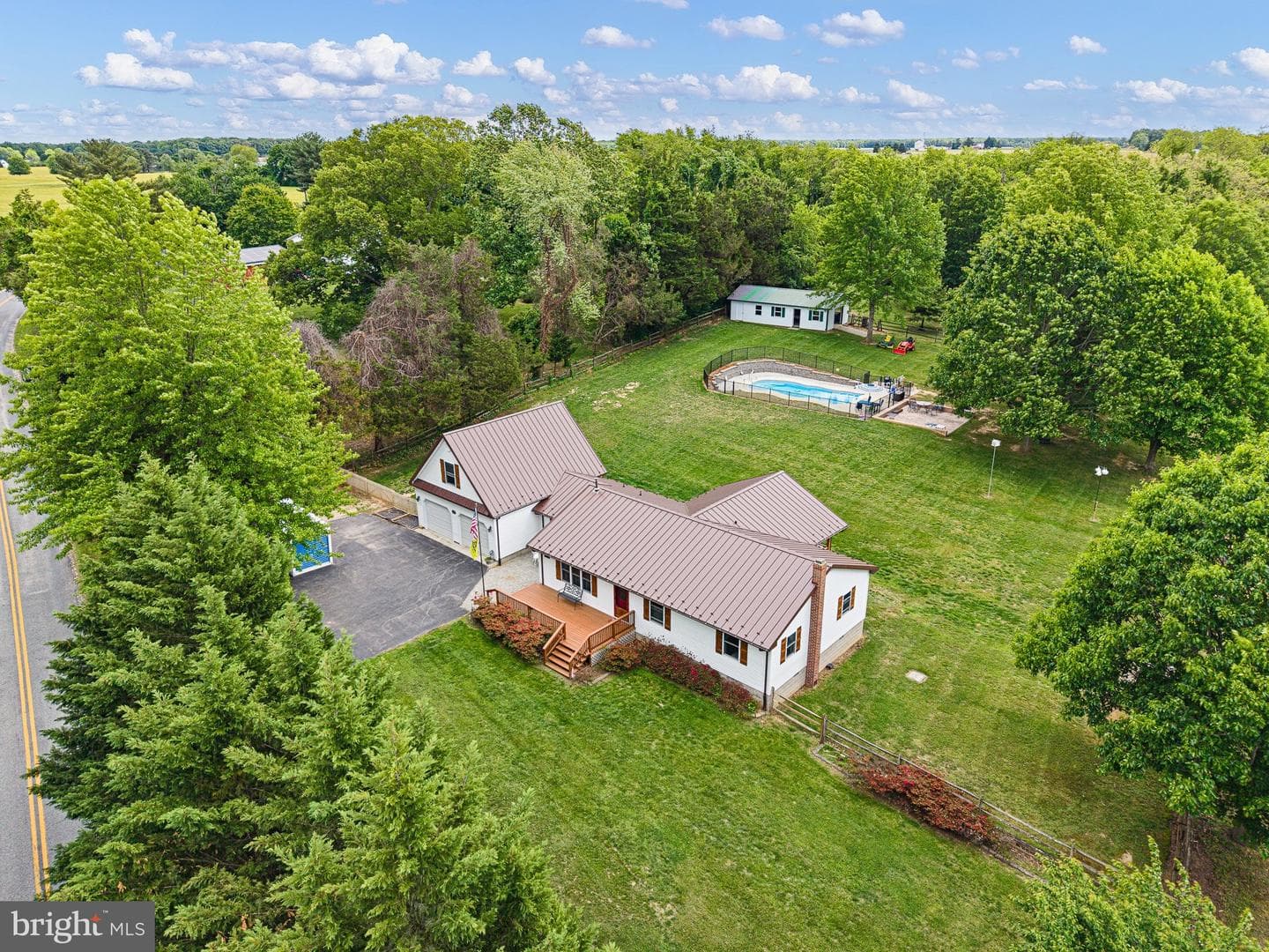 31531 Jim Davis Road photo 2