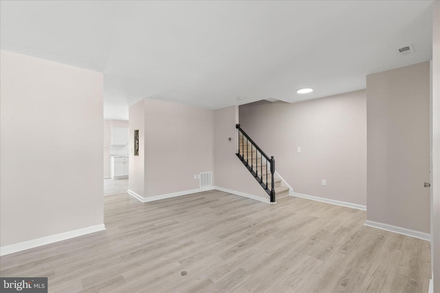 423 Calvert Street photo 3