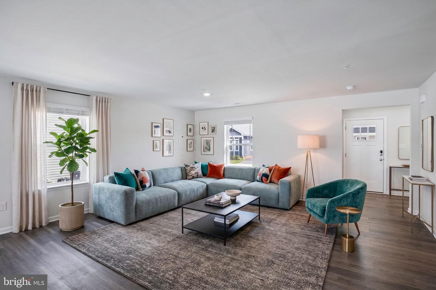 102 Flying Cloud Drive photo 19