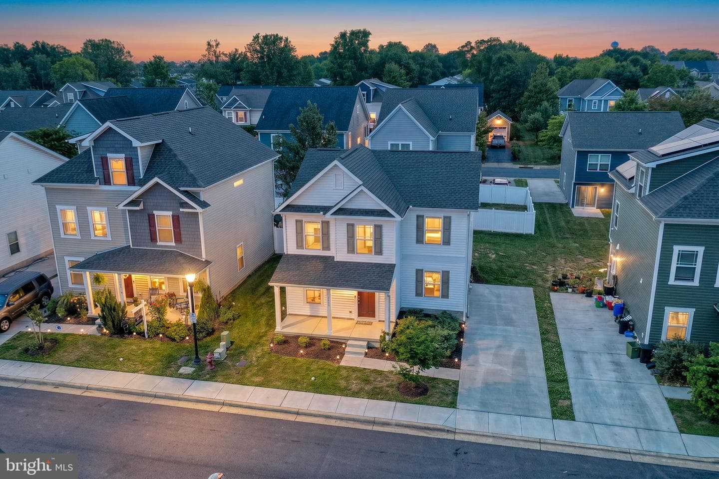 102 Flying Cloud Drive photo 3